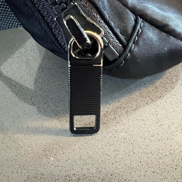 Lululemon everywhere belt bag 1L black - Picture 6 of 10